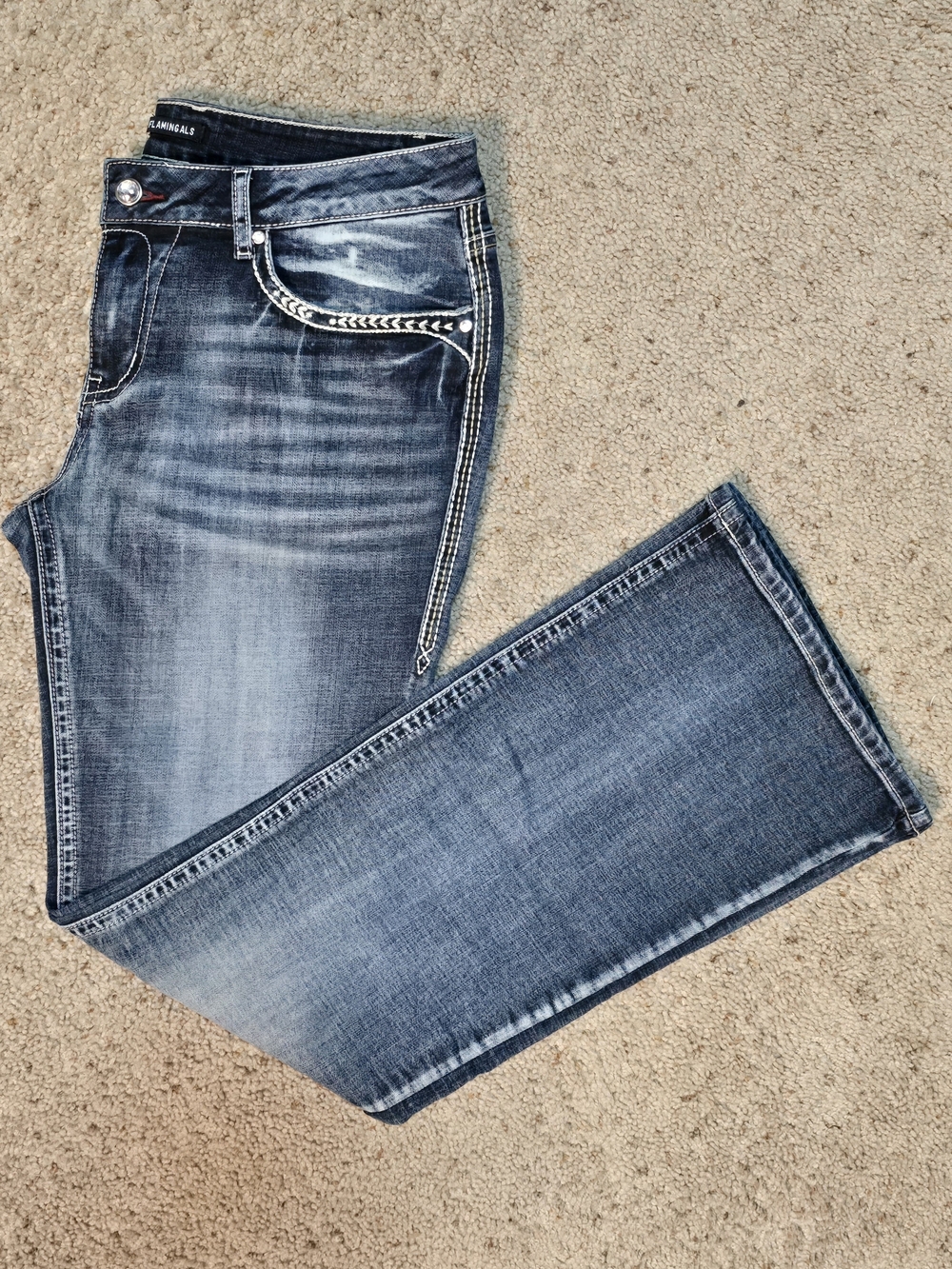 ✨ FLAMINGALS Rhinestone & Embroidered Mid-Rise Bootcut - Large - Picture 3 of 15